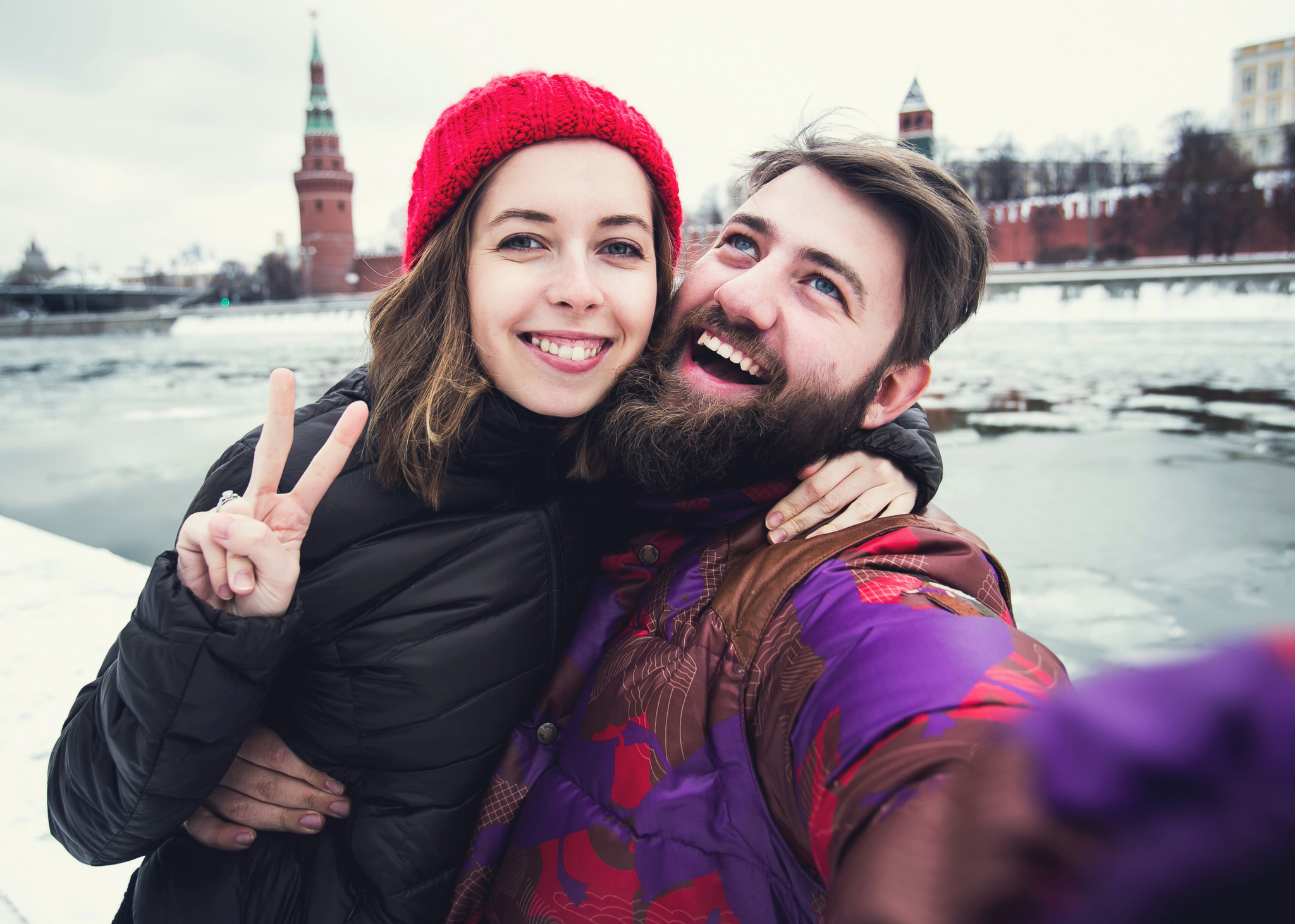 Тур на двоих в москву. Счастливые люди в Москве. Пара в Москве. Фотосессия пары в Москве. Москва люди.