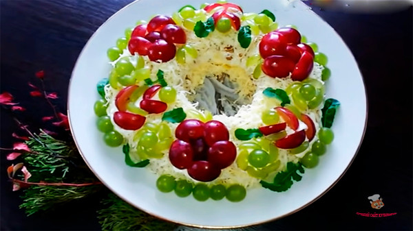 🍇Салат с виноградом🍇. Очень вкусный, красивый салат на праздничный стол

👇Рецепт для Вас 👇
https://www.saitkulinarii.info/salat-s-vinogradom/
У моего сына скоро день рождения и я обязательно подам к столу этот оригинальный и красивый салат. За уши от него не оттащишь как вкусно.