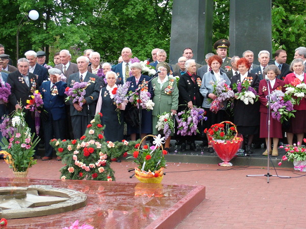 Погода белая глина на 10 дне. Земляки в белой глине. Парад белая глина. Федотчев село белая глина. Село белая глина в 80е годы.