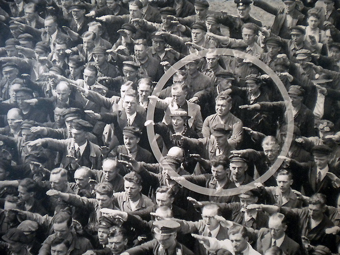 Фото немца не поднявшего руку