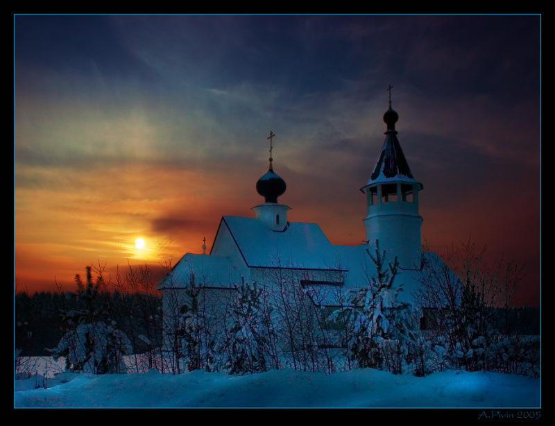 Церковь вечером